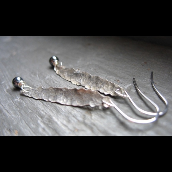 New Hematite Stone Oxidized Silver  Earrings - Picture 3 of 4